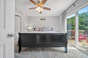 Waker's Paradise: Brandneues Lakefront, 9br / 8. 5BA, Private Dock, Whirlpool, 32 Personen - Image 4