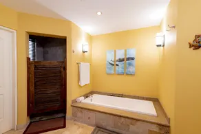 PDM C301-Colorful upper condo - Image 2