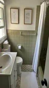 4 bedroom accommodation in Loveladies - Image 4