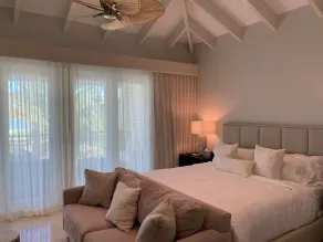 Luxury 4 BR Townhouse Featured on Million Dollar Listing - Image 2