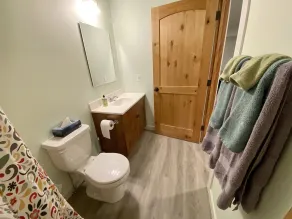 1 Bedroom Hideaway with Cozy Fireplace - Image 4