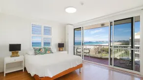 Crystal Beach 42  - Absolute Beachfront & Pool at Tugun! - Image 4