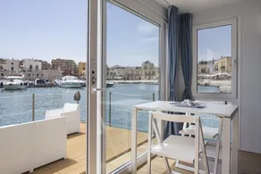 Houseboat in Bisceglie harbor - Image 5