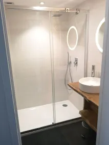5 bedroom house with jacuzzi for 6 people in the village of Champagne - Image 3