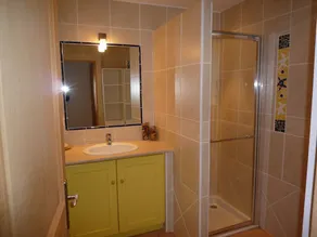 Hus med pool i provencalsk landsby nær Isle sur la Sorgue - Image 3