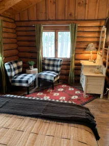 Charming Log Cabin on beautiful environmental lake - Image 5