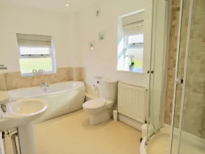 Luxury 3-bed Edwardian Town House in the Cotswolds - VERIFIED KEY WORKERS ONLY - Image 2