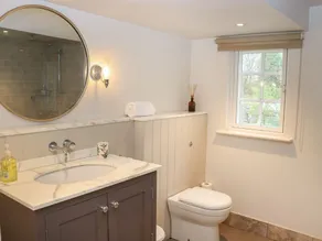 THE HERMITAGE, character holiday cottage, with a garden in Poulton - Image 4