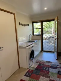 Private pet-friendly garden paradise, a 3 minute walk to Wimbie Beach - Image 2