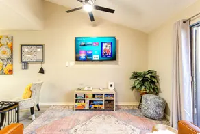 Modern Boho Retreat W/3 Spacious Bedrooms +3Bathrooms +Garage - Image 2