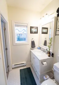Adorable Cozy House with Compact Parking and Loft! - Image 3