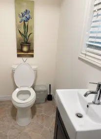 Lakeview Cottage with Private Swimming Pool - Image 4