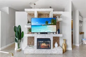 Waterfall saltwater Lagoon heated pool, 2 King Suites, Sauna! - Image 2