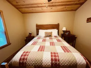 Great Shawnee Wine Trail Cabin in Relaxing Setting - Image 5