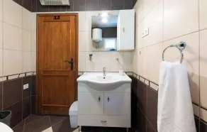 House Anteana - Image 4