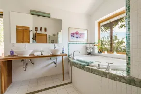 Spacious Eco-Friendly Perch - Image 2