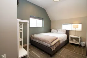 4BDRM House Downtown with Hot Tub - Image 3