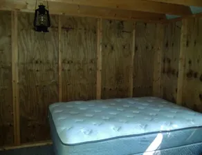 PRIMITIVE CABIN # 1 - Image 3