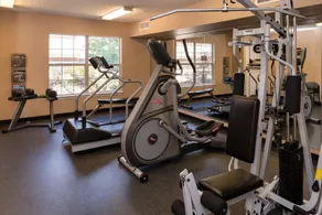 Cozy and Laptop-friendly Studio | Pool & Gym. - Image 3