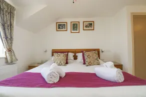 Ridgeback House - Image 4