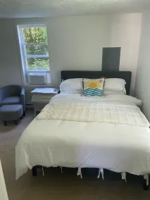   Farmhouse  Retreat Sleeps 6, Yard for Tents, Near River + C&O Canal - Image 4