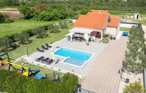 Beautiful villa Maris with pool - Image 3