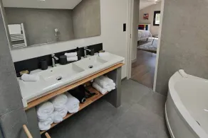 Magnifique villa avec piscine et salle de sport - Image 3