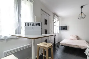 Chez Léon, a cozy little spot - Image 4