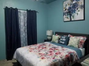 Cozy get away mins away  from major shopping centers - Image 3