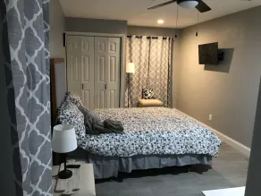 New remodeled Centrally located 2 Bedroom Home Near Everything  - Image 5