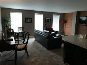 ROOM 3 Luxury King Suite - Image 5