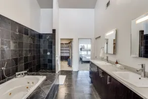 Modern 4 Story Townhome -5 minutes walk to Deep Ellum & Fair Park! - Image 5