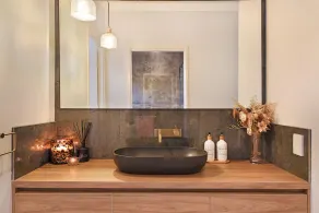 Luxury Home in Alexandra Headland Walk to the Beach Heated Pool 16 guests Pets ✅ - Image 4