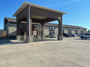 Clairmont Inn & Suites - Image 4