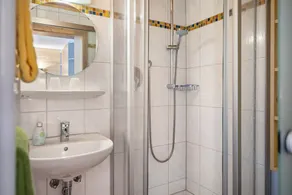 Apartment 'Ferienwohnung 3' with Shared Terrace, Shared Garden and Wi-Fi - Image 4