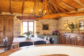 Charming house 22p with swimming pool, tennis court, pétanque, playground & view - Image 4