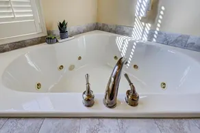 Beautiful four-bedroom, 4 bath house in Big Boulder Community that sleeps 12 with Lake Club Access - Image 5