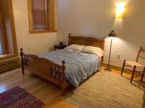 Cozy Apartment in Hardwick Village (3B) - Image 5