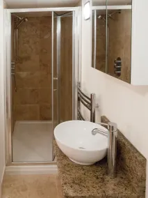 Quiet modern apartment near to Sutton and trains for Central London - Image 3