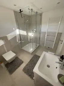 New, bright and centrally located granny apartment - Image 2