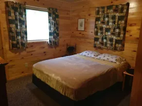 Iron River, Wisconsin Vacation Cabin - McCarry Lake Cabin Rental i Northern Wisconsin - Image 3