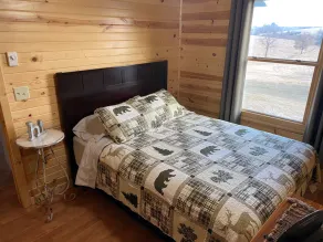 Cozy Newly Built Cabin with Scenic Views - Image 2