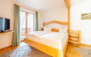 Klausenberg- 3-room apartment 50sqm, 2 extra bedrooms, kitchen, 2 balconies - Image 3