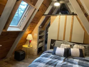 Rustic River Retreat - Pet Friendly - WIFI - 12 minutes to Sugar Bowl Resort - Image 3