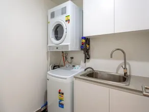 Immaculately presented spacious & light filled unit perfect for your getaway - Image 2