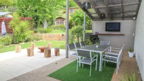 Haus on Houghs : Space and style in Bright - Image 5