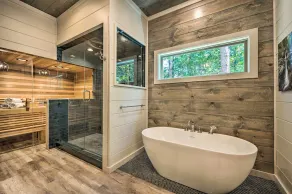 Perfect for Couples,2 King Master bedrooms, Dry Sauna, Hot Tub, 3 covered decks - Image 2