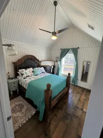 Charming Lakefront Retreat – Cozy, Quiet, and Perfect for relaxation. - Image 5