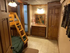 Cozy cabin getaway at the Lake - Image 5