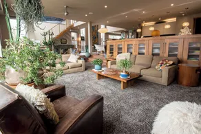Luxury Art House Estate • Family Reunions • Pool • Game Room • Near Red Rocks,DU - Image 3